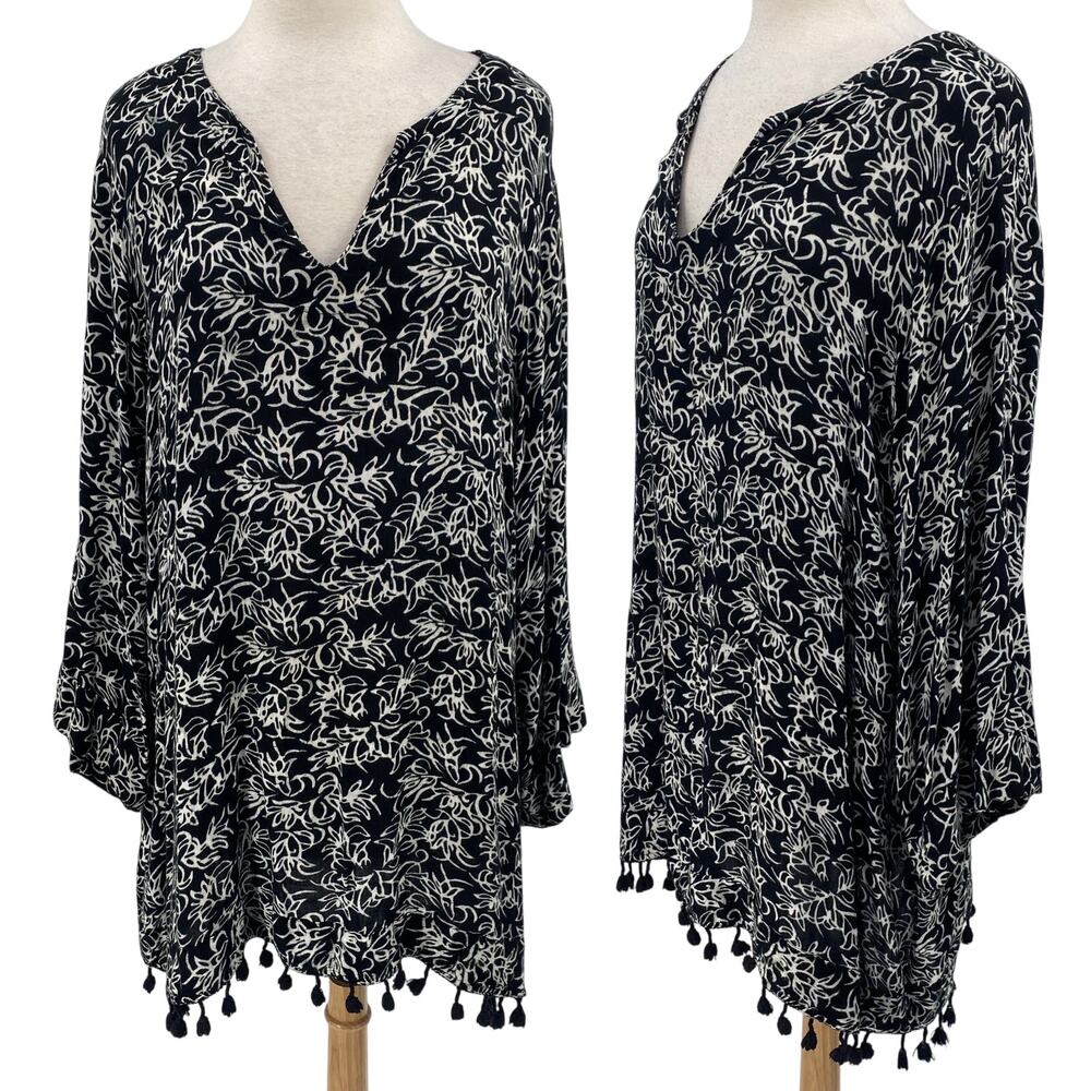 Soft Surroundings Floral Tunic Top Pom Pom Hem Vneck Long Sleeve Black White XL